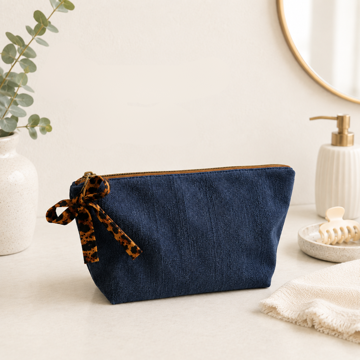 Pouches & Organizers