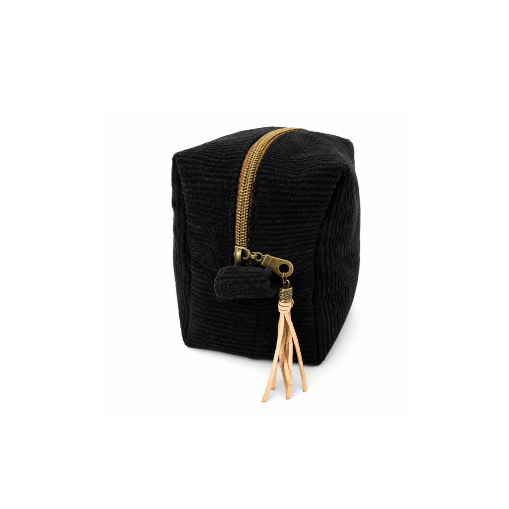 Zippered hair tool storage bag for travel